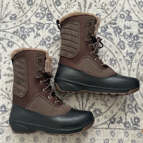 Northface Waterproof Boots - Picture 2 of 8